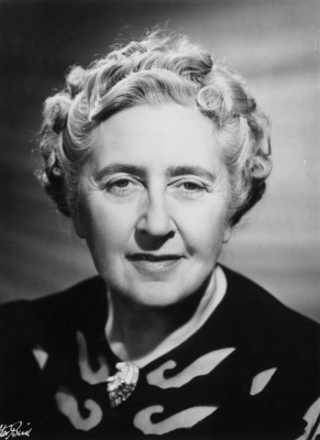 Agatha Christie (1890-1976) {JPEG}